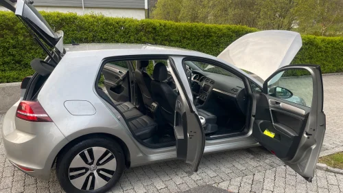 VOLKSWAGEN GOLF E Golf