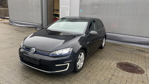 VOLKSWAGEN GOLF Eu ok til nov 2027 / Skinn / Keyless / R.Kam