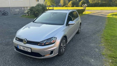 VOLKSWAGEN GOLF eGolf