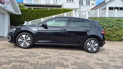VOLKSWAGEN GOLF eGolf