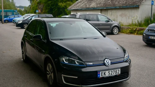 VOLKSWAGEN GOLF