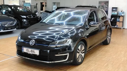 VOLKSWAGEN GOLF WLTP-190KM| 2016Mod|Eu til 09.2028 | Skinn | Navi