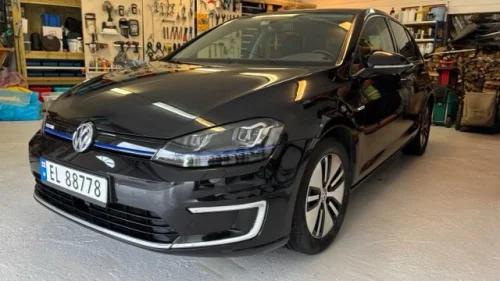 VOLKSWAGEN GOLF