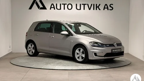 VOLKSWAGEN GOLF E-GOLF/NY SERVICE/SKINN/KEYLESS/NAVI/ACC/24kWh/190KM