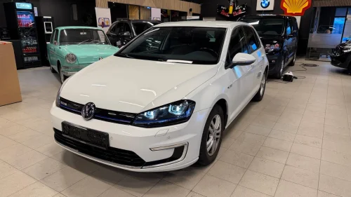 VOLKSWAGEN GOLF Ryggekamera/ S+V dekk/ NAVI/ Stoff/ SE PRIS/ Export