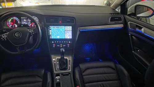 VOLKSWAGEN GOLF