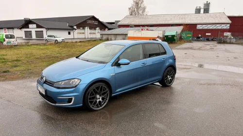 VOLKSWAGEN GOLF E-Golf