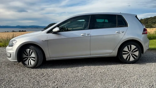 VOLKSWAGEN GOLF EU OK/Service OK/Skinn/Kamera/Keyless