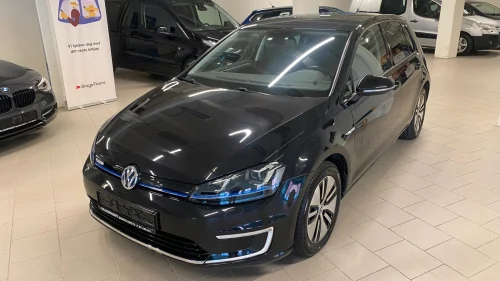 VOLKSWAGEN GOLF E-Golf aut. SKINN/KAM/DYNAUDIO/BT/NAVI/ACC/V .PUMPE++.