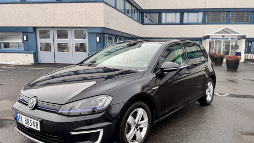 VOLKSWAGEN GOLF Volkswagen e-Golf 2016 |EU til 2028 | Dynaudio