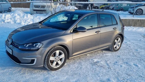 VOLKSWAGEN GOLF E-GOLF 5D 115 HK