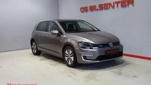 VOLKSWAGEN GOLF e-golf, Lav km, automat, navigasjon, keyless, ++