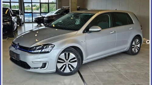 VOLKSWAGEN GOLF E-Golf Navi R.Kam ACC DAB BT Keyless P.sens EU 08/26