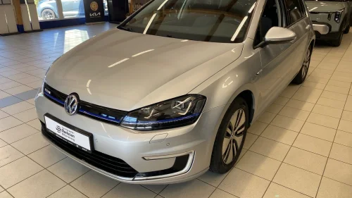 VOLKSWAGEN GOLF Dab.Navi.Rkamera.Lav km++