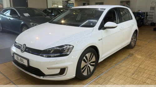 VOLKSWAGEN GOLF E| 2016Mod|Eu til 2028| Acc| Varmepumpe|Skinn