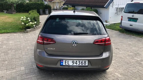 VOLKSWAGEN GOLF