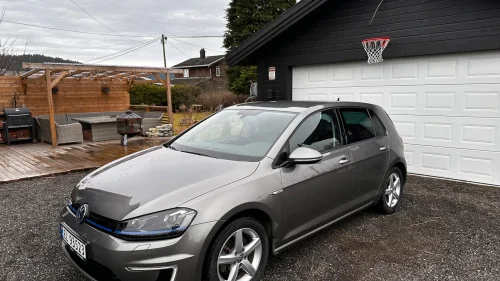 VOLKSWAGEN GOLF E-Golf