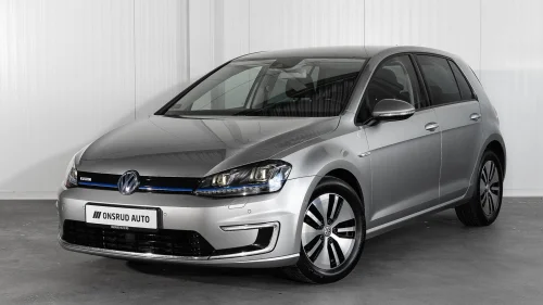 VOLKSWAGEN GOLF Skinnseter/Ryggekamera/Discover Pro/Mørke ruter/Pen bil