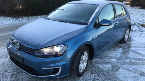 VOLKSWAGEN GOLF MULTIRATT ADAPTIV CRUISE LAV KM SERVICER KUN 61.300km E