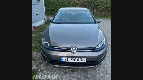 VOLKSWAGEN GOLF automat adaptiv cruisekontroll ryggekamera 145380km