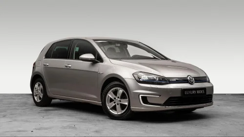 VOLKSWAGEN GOLF EXCLUSIV I SKINN I NAVI I BT I R.KAMERA I ACC I KEYLESS