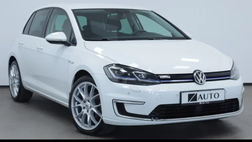VOLKSWAGEN GOLF 100KW 300KM/ACC/NAVI/KAMERA/PDC/ACTIVE INFO/DAB/NY EU