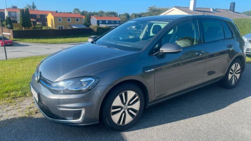 VOLKSWAGEN GOLF E-Golf 136 hk / Skinn / velutstyrt