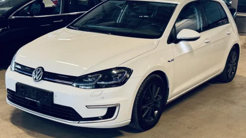 VOLKSWAGEN GOLF EV - 136 HK - EXCLUSIVE - DYNAUDIO - Tar innbytte