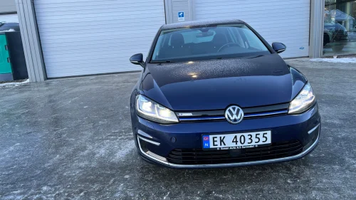 VOLKSWAGEN GOLF