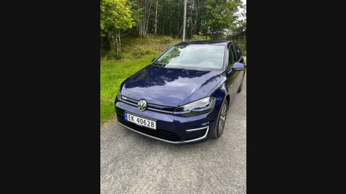 VOLKSWAGEN GOLF 300 KM / 81000 KM / SKINN / ACC / RYGGEKAM
