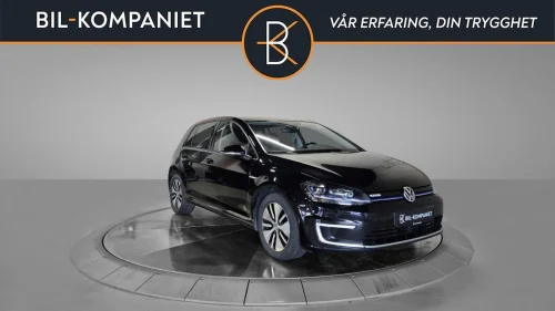 VOLKSWAGEN GOLF 300KM | Skinn | ACC | Virtual cockpit | R-Kamera | mm.