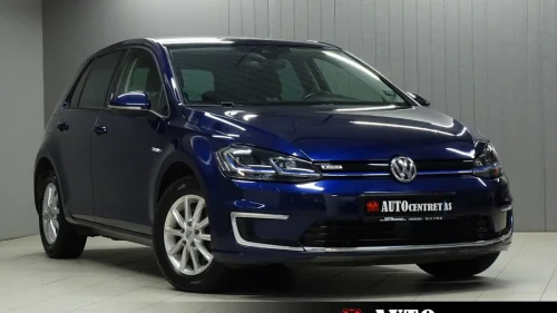 VOLKSWAGEN GOLF 300km 136Hk  1eier ActivInfo Servicer Eu27