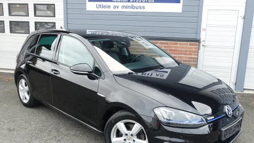 VOLKSWAGEN GOLF Trend 190 km  R kamera Navi Xenon Led