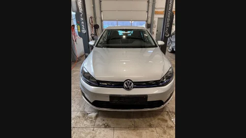 VOLKSWAGEN GOLF Exclusive, skinn, ryggekamera, lav km