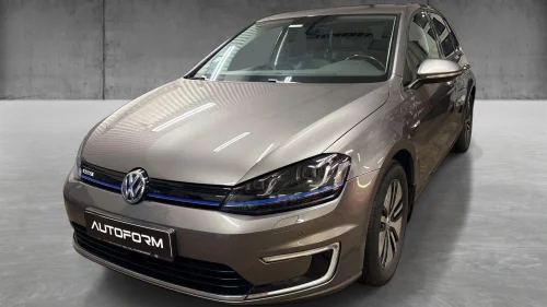 VOLKSWAGEN GOLF Exclusive, skinn, kamera, ny service