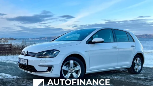 VOLKSWAGEN GOLF Vell utstyrt E-golf 85kWh/Naf testet og lav km