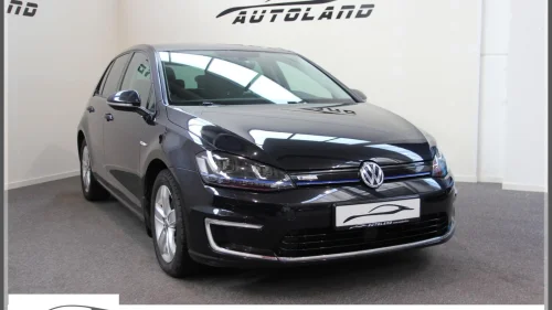 VOLKSWAGEN GOLF e-Golf Exclusive Skinn DAB ACC Navi Carplay