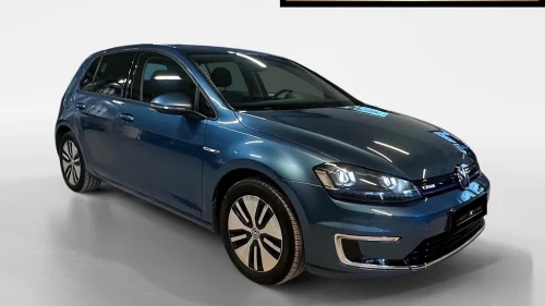 VOLKSWAGEN GOLF 190km / Parksens / R.kam / Navi / Full service / S+V ++
