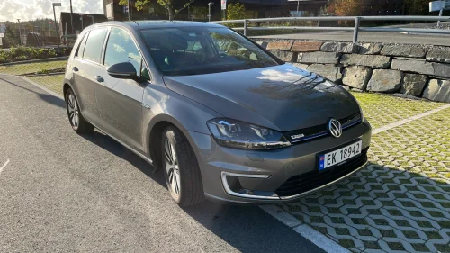 VOLKSWAGEN GOLF E-Golf