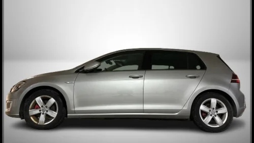 VOLKSWAGEN GOLF EL-BIL/AUTOMAT/SKINN/NAVI/R-KAM/EU-OK 9/26!!!