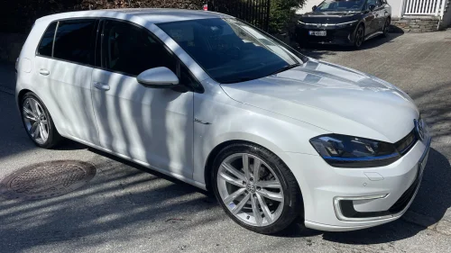 VOLKSWAGEN GOLF Exclusive