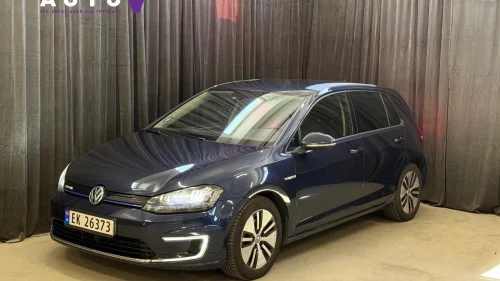 VOLKSWAGEN GOLF E Exclusive 116HK ACC/SKINN/R.KAMERA/PDC/NAVI/DAB