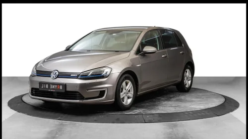VOLKSWAGEN GOLF 190 Km WLTP / Skinn / CARPLAY / NY EU og Service