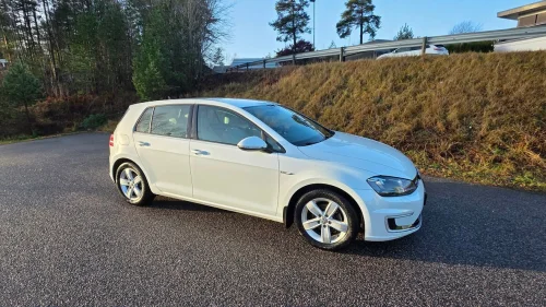 VOLKSWAGEN GOLF Exclusive