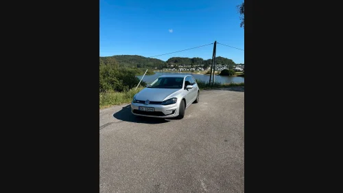 VOLKSWAGEN GOLF AU