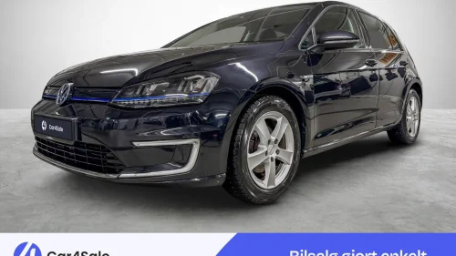VOLKSWAGEN GOLF 116hk / V.Pumpe/ Cruise / LED / Kamera / Navi High ++