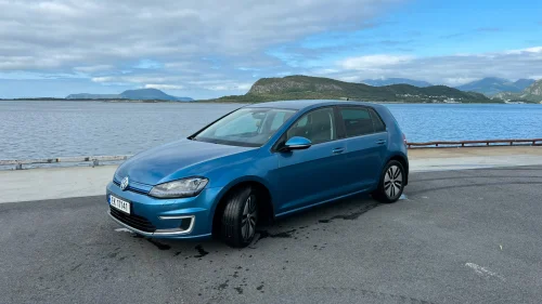 VOLKSWAGEN GOLF Exclusive, Navi, DAB, ACC, sort skinn.