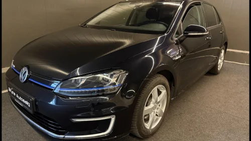 VOLKSWAGEN GOLF ELEKTRISK NAVI/TELEFON/SENSORER/ACC+++