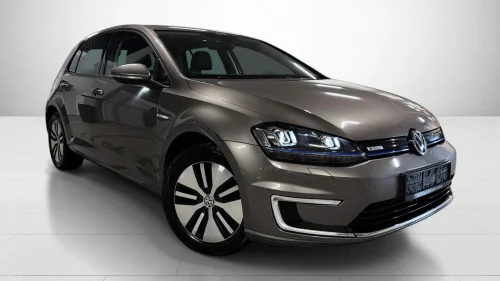 VOLKSWAGEN GOLF 190km Skinn Cruise R.Kam 1-Eier Ny service EU27++