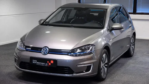 VOLKSWAGEN GOLF e-Golf 115hk/Skinn/ACC/Keyless/Varmepumpe/R.Kamera/Navi